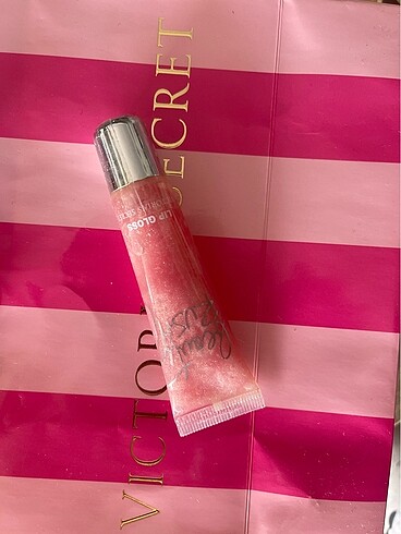 Lipgloss VS