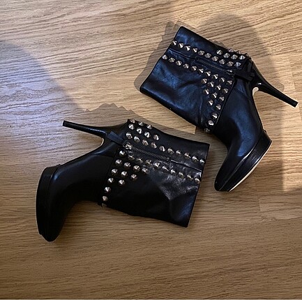 Nine west
