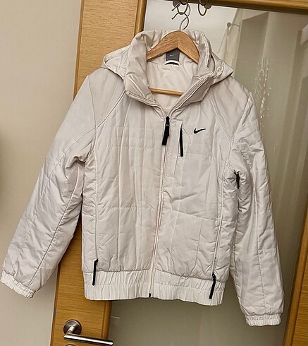 Nike mont