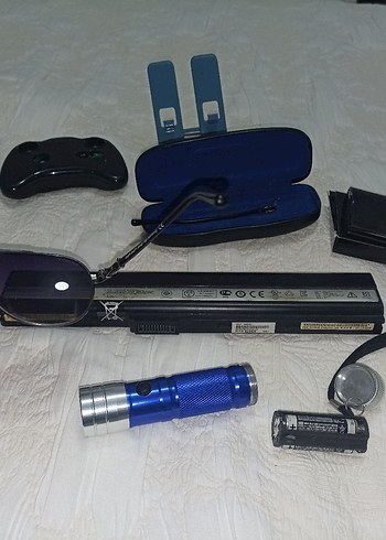 İNFİNİTY GÖZLÜK, EL FENERİ, ASUS BATARYA, SİGARA TABAKASI - Görsel 7