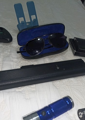 İNFİNİTY GÖZLÜK, EL FENERİ, ASUS BATARYA, SİGARA TABAKASI - Görsel 4