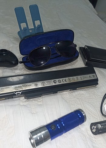 İNFİNİTY GÖZLÜK, EL FENERİ, ASUS BATARYA, SİGARA TABAKASI - Görsel 3