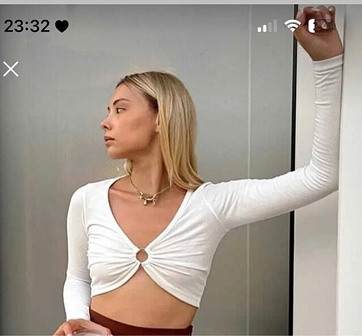 Beyaz Önü tokalı bluz