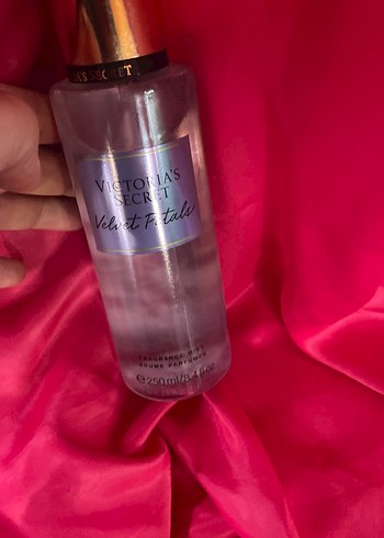 Victoria's Secret Velvet Petals Kadın Parfümü 250 ml - Görsel 4