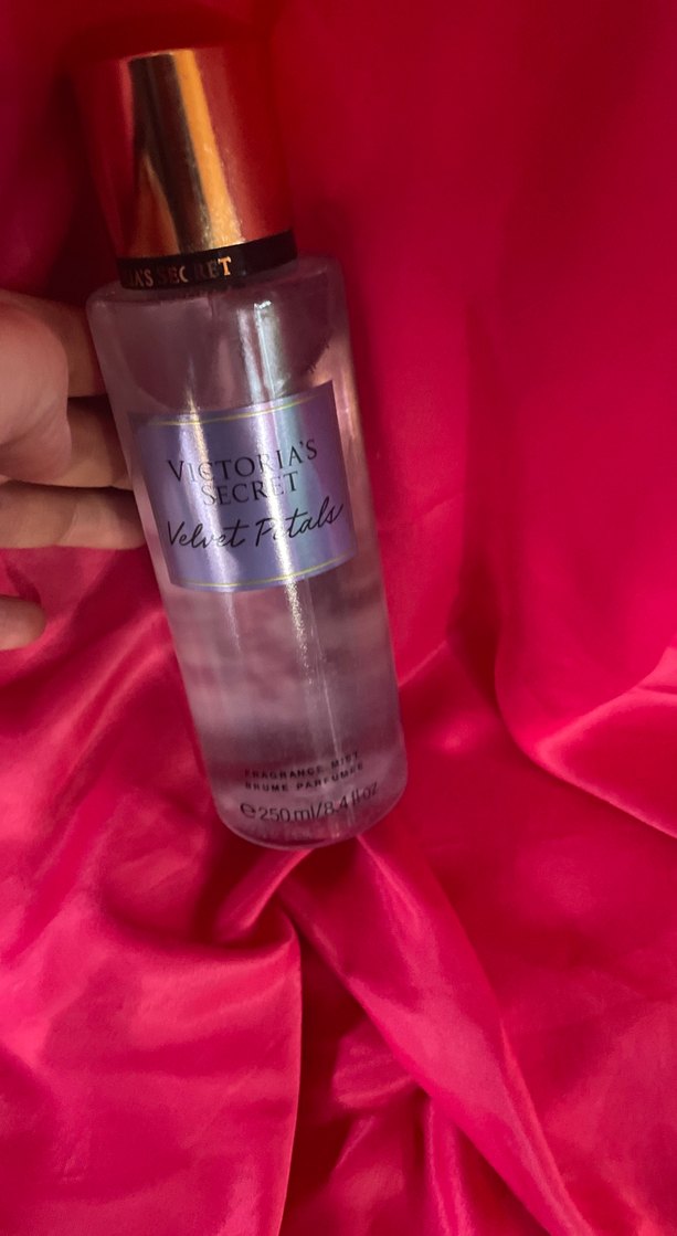 Victoria's Secret Velvet Petals Kadın Parfümü 250 ml - Görsel 4