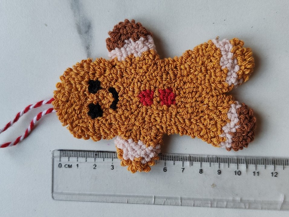 Kurabiye adam  punch nakışı çam ağacı süsü - Görsel 3