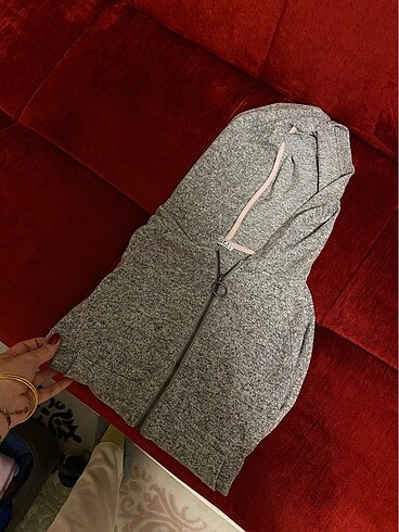 kapüşonlu sweat