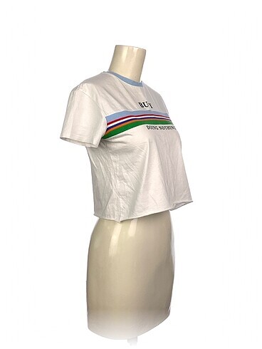 Bershka Bershka T-shirt %70 İndirimli.