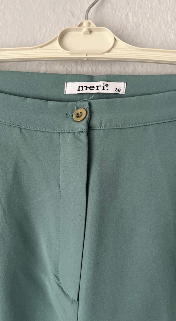 Kadın Yeşil Midi Salaş Kumaş Pantolon - Görsel 3