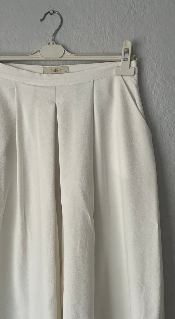 Kadın Beyaz Pilili Uzun Kumaş Pantolon - Görsel 2