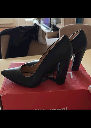 Siyah Modern Klasik Stiletto Topuklu Kadın Ayakkabı - Görsel 3