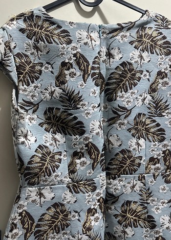 V Yaka Desenli Midi Elbise - Görsel 6