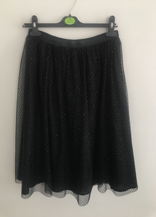 Zara Tül dizlerde kiloş etek