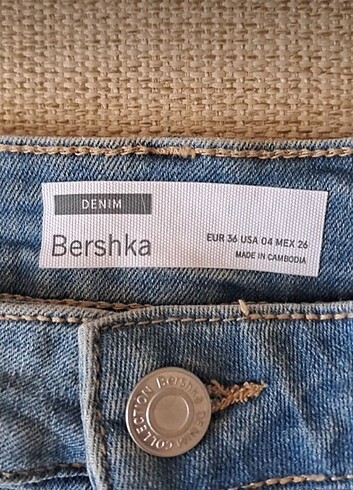36 Beden mavi Renk Bershka Denim Şort