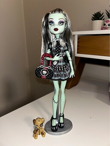  Monster High Frankie Stein basic