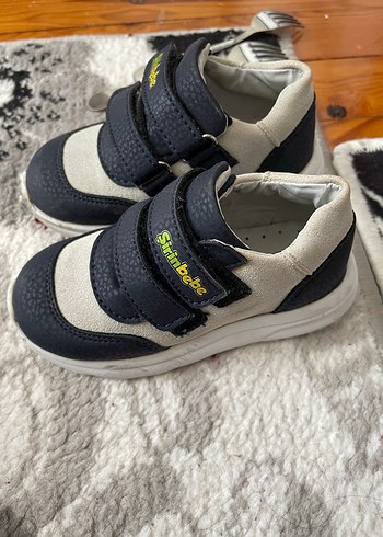 23 Beden Erkek Çocuk Spor Ayakkabı