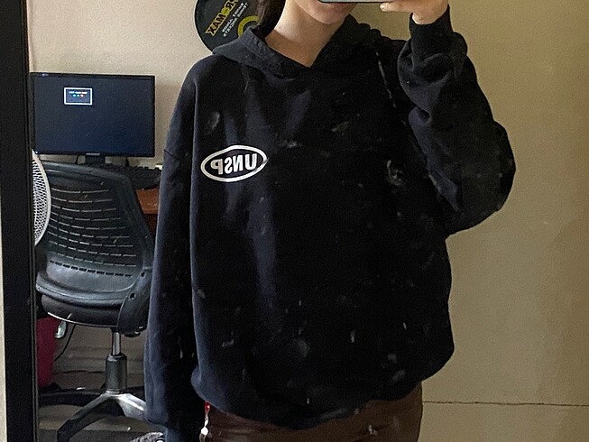 sweatshirt