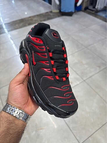 tek ebat Beden Nike tn ithal reflektörlü kırmızı