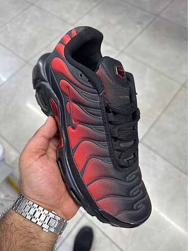 tek ebat Beden Nike tn ithal full reflektörlü kırımızı