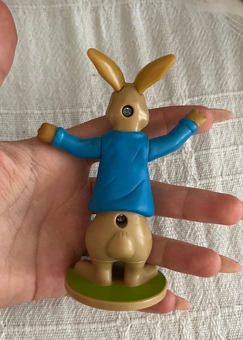 Bej Tavşan Figürü Mavi Ceketli
