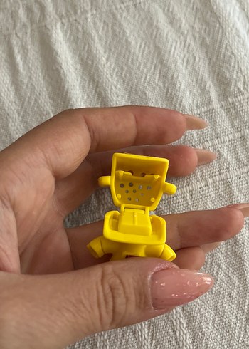  Sarı Renkli Renkli Aksiyon Figürü