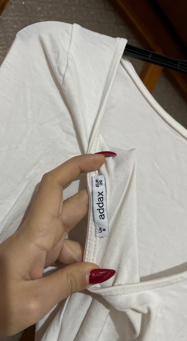 Beyaz Sırtı Açık Kadın Bluz - Görsel 4