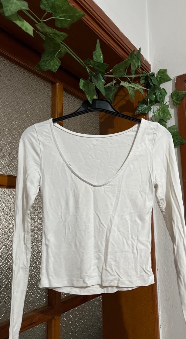 Beyaz Sırtı Açık Kadın Bluz - Görsel 3