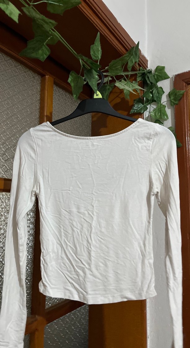 Beyaz Sırtı Açık Kadın Bluz - Görsel 2