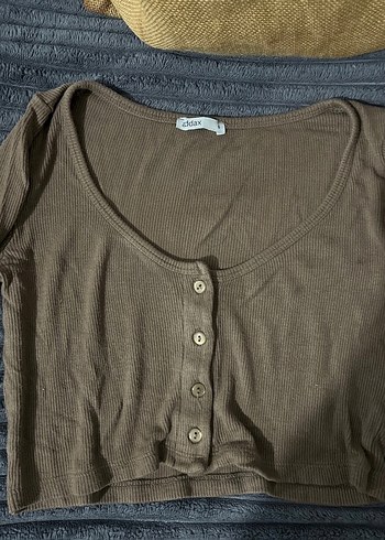 Düğmeli Kısa Kollu Kahverengi Crop Top