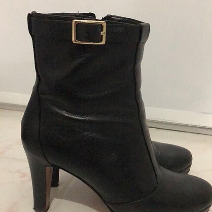 Nine West İki üç kere giyildi