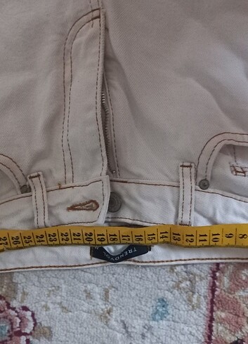 32 Beden Trendyolmilla ekru yüksek bel mom jean
