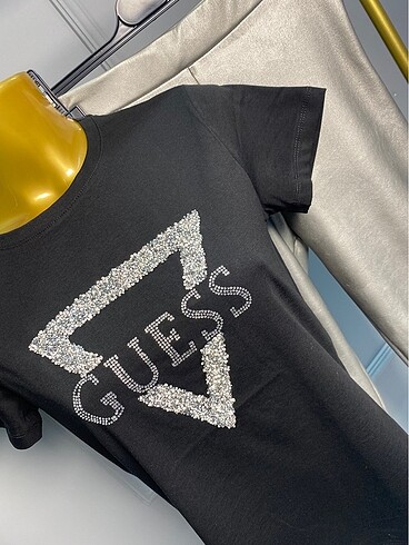 s Beden Guess Taşlı Siyah T-shirt