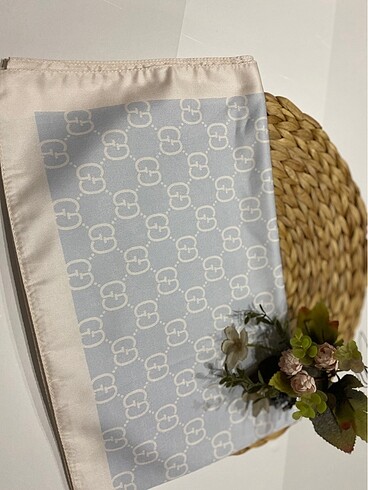 Gucci Desen Twill İpek Şal