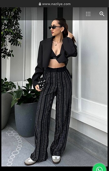 Siyah taşlı pantalon