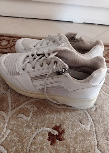 Beyaz Bağcıklı Kadın Spor Ayakkabı - Görsel 2