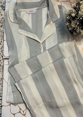 Beyaz Çizgili Uzun Kollu Kadın Pijama Takımı - Görsel 2