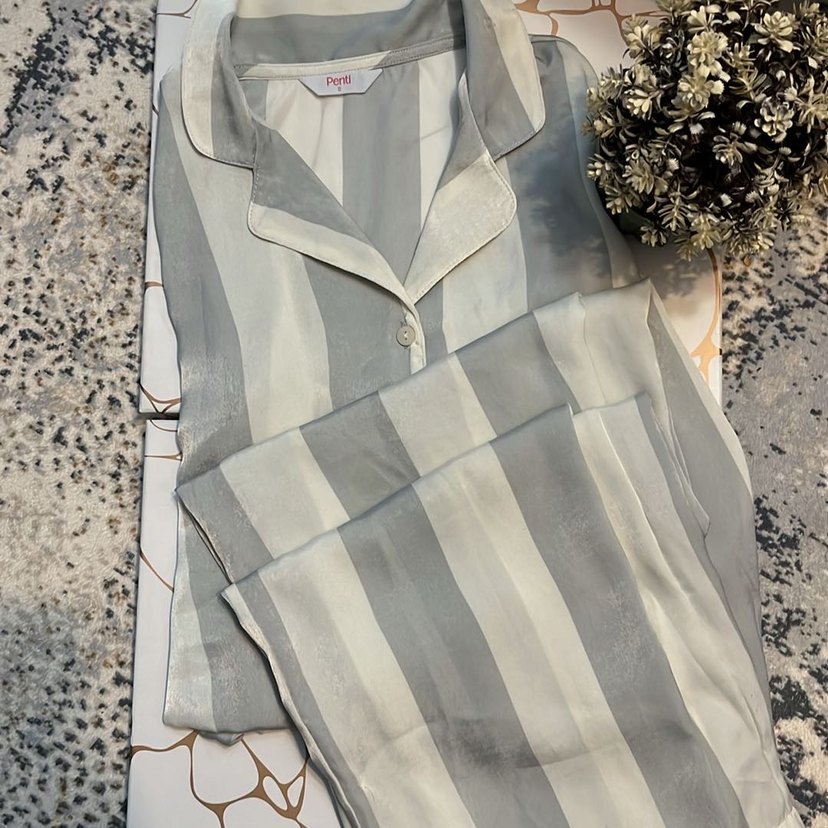 Beyaz Çizgili Uzun Kollu Kadın Pijama Takımı - Görsel 2