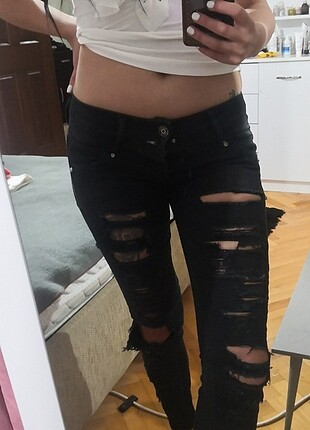 Bershka pantolon ara bel yırtık 