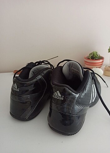 38 Beden siyah Renk Adidas ayakkabı