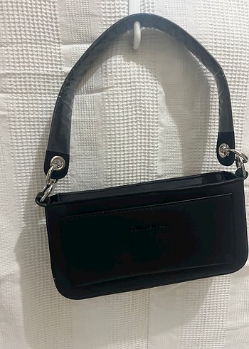 Calvin Klein Kadın Siyah Deri Omuz Çantası - Görsel 3