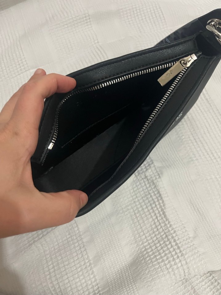 Calvin Klein Kadın Siyah Deri Omuz Çantası - Görsel 2