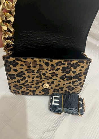 Zincir Detaylı Deri Yılan Desenli Kadın Çanta - Görsel 2