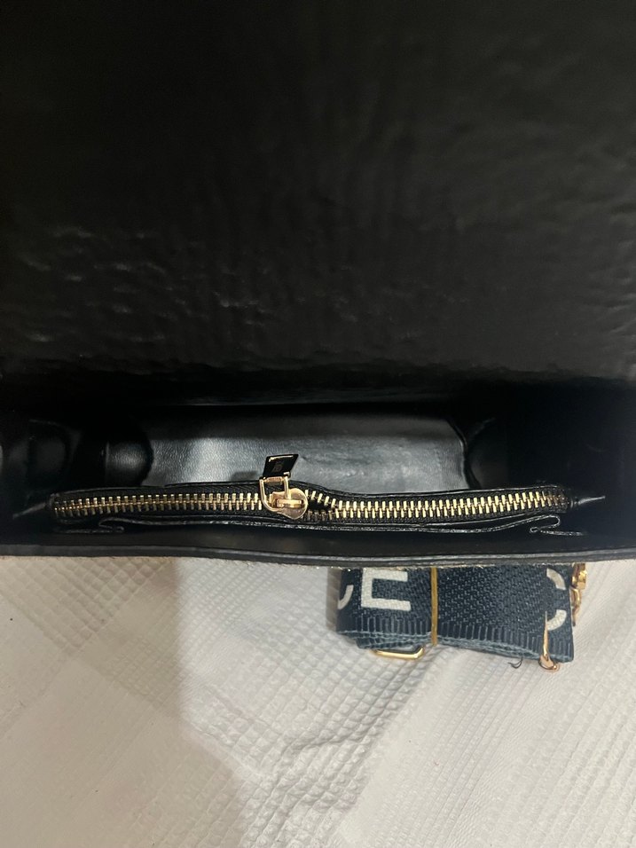 Zincir Detaylı Deri Yılan Desenli Kadın Çanta - Görsel 3