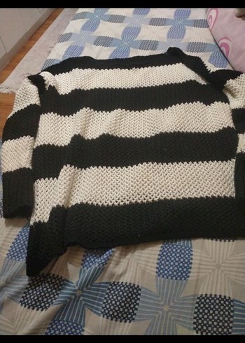 siyah i ve Beyaz Örgü Desensiz Battaniye - Görsel 5