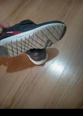 Orjinal marka spor ayakkabı 25 numara  - Görsel 3