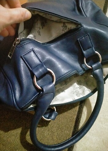 Çok bölmeli gözlü mavi renkte çanta - Görsel 2