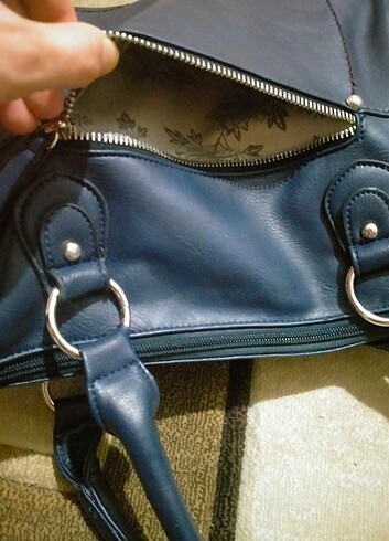 Çok bölmeli gözlü mavi renkte çanta - Görsel 4