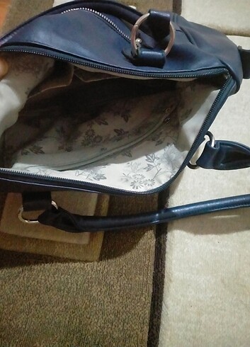 Çok bölmeli gözlü mavi renkte çanta - Görsel 7