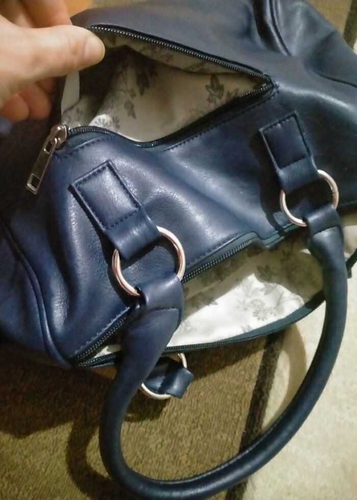 Çok bölmeli gözlü mavi renkte çanta - Görsel 2