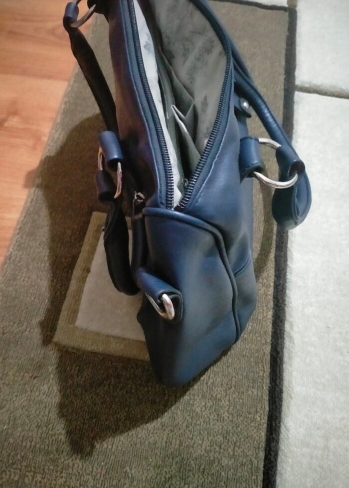 Çok bölmeli gözlü mavi renkte çanta - Görsel 3